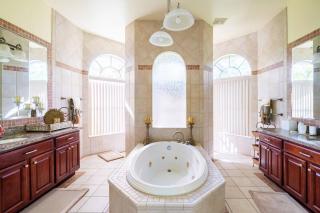 The Crystal Chalet Luxury Home - 4