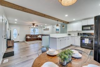 Family-Friendly Gem with Fire Pit 1 Mi to Lake Como - Lake Geneva - 1