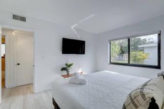 Chic Retreat: 2BR Apartment! - 8