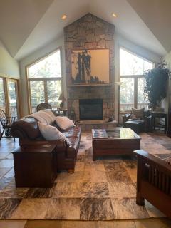 Luxury 7 Bedroom Home Sleeps 22 & Accepts Dogs - - 3