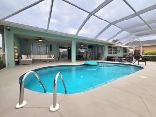 Tropical Breeze Canal Waterfront Home, Heated Pool - Cape Coral - 6