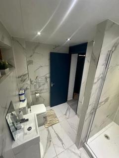 2 bedrooms apartment in Plaistow near tube to central London - Londra - 0