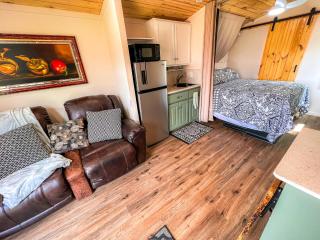 Petite Retreat - 6