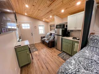 Petite Retreat - 4
