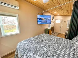 Petite Retreat - 1