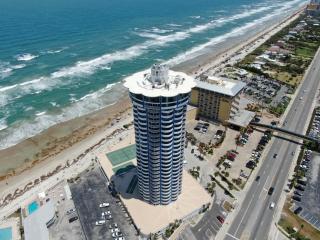 On the Beach-2/Br 2/Bath, 26th floor! Spectacular views of Ocean & River - Daytona Beach Shores - 9