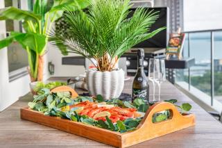 'High-Top Retreat' City Chic With Ocean Outlooks - 1