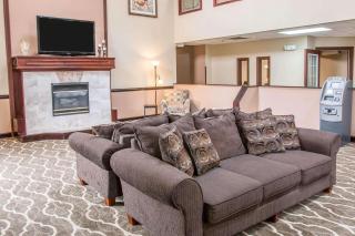 Country Inn & Suites by Radisson, Battle Creek, MI - 9