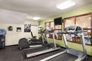 Country Inn & Suites by Radisson, Ames, IA - Ames - 2