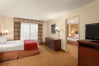 Country Inn & Suites by Radisson, Ames, IA - Ames - 4