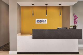 Park Inn by Radisson Brampton, ON - Brampton - 8