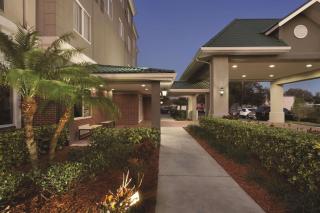 Country Inn & Suites by Radisson, St Petersburg - Clearwater, FL - Pinellas Park - 8