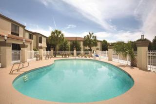 Park Inn by Radisson Albany - Albany - 1