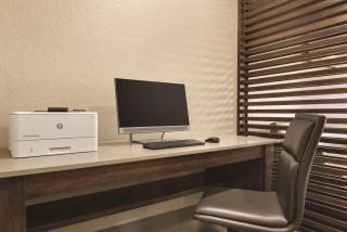 Country Inn & Suites by Radisson, Coralville, IA - Coralville - 3