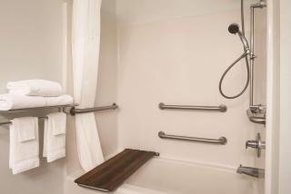 Country Inn & Suites by Radisson, Waterloo, IA - Waterloo - 4