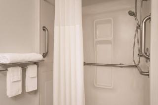 Country Inn & Suites by Radisson, Waterloo, IA - Waterloo - 3