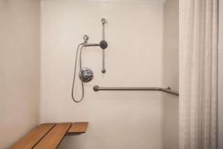 Country Inn & Suites by Radisson, Dubuque, IA - Dubuque - 6