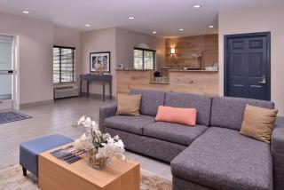 Country Inn & Suites by Radisson, Omaha Airport, IA - Omaha - 8