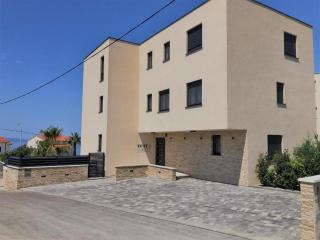 Apartments by the sea Podstrana, Split - 11935 - 4