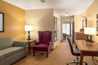 Country Inn & Suites by Radisson, Salina, KS - Salina - 5