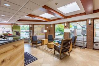 Country Inn & Suites by Radisson, Traverse City, MI - 2