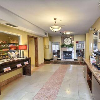 Country Inn & Suites by Radisson, Dearborn, MI - Dearborn - 7
