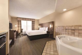 Country Inn & Suites by Radisson, Forest Lake, MN - Forest Lake - 7