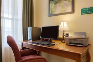 Country Inn & Suites by Radisson, Nevada, MO - Nevada - 2
