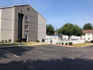 Country Inn & Suites by Radisson, Fayetteville I-95, NC - Fayetteville - 0