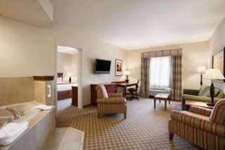 Country Inn & Suites by Radisson, Manchester Airport, NH - Bedford - 8