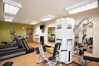 Country Inn & Suites by Radisson, Manchester Airport, NH - Bedford - 6