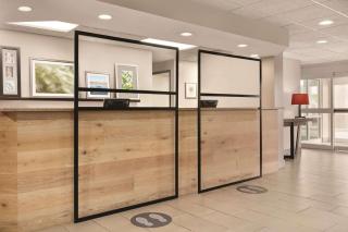 Country Inn & Suites by Radisson, Port Clinton, OH - Port Clinton - 7