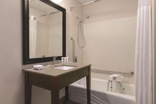 Country Inn & Suites by Radisson, Port Clinton, OH - Port Clinton - 4