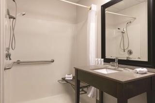 Country Inn & Suites by Radisson, Port Clinton, OH - Port Clinton - 5