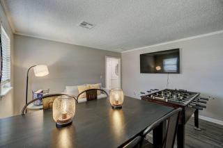 4BR Beauty w/ Game Room! Lake Hefner Hideaway - The Village - 9