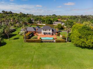 Experience luxury at its finest in Whitford - Whitford - 3