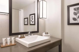 Country Inn & Suites by Radisson, Williamsburg East Busch Gardens , VA - Williamsburg - 5