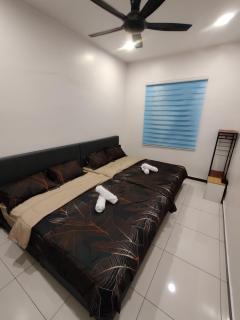 16 Paxs Bungalow Homestay Hutan Melintang by Aloha - Hutan Melintang - 1
