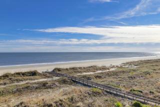 Two Community pools Queen Bunk Beds Sleeper sofa Bikes & Beach Gear included - 6