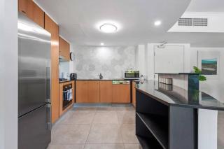 New Farm Water Views! 2Bed/2Bath/1Car - 6