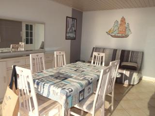 Appartement moderne 2 chambres, spacieux avec balcon vue mer - FR-1-323-301 - 6