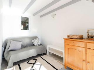 Charmant Pavillon Climatisé avec Mezzanine, Piscine et Parking - Près de la Plage! - FR-1-409-247 - 6