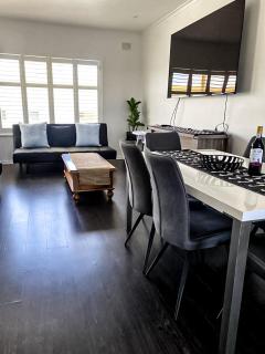 Beach apartment 10/22 esplanade sea-views - 9