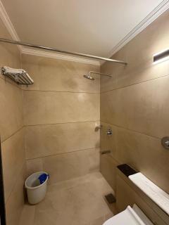 The Ambassador Hotel Pune - Pune - 7
