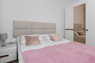 Gdańsk City Center Beautiful Modern Building by Noclegi Renters - 2