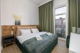 2-Bedroom Apartment with Parking near Metro - Varsavia - 0