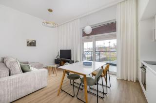 2-Bedroom Apartment with Parking near Metro - Varsavia - 9