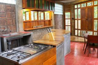 Riverside villa in tropical setting - Jarakan - 2