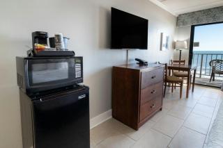 Attractive Oceanfront King Room 5th Flr - 3