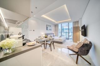 Canal-View Serenity: Modern Studio in Sterling - Dubai - 6